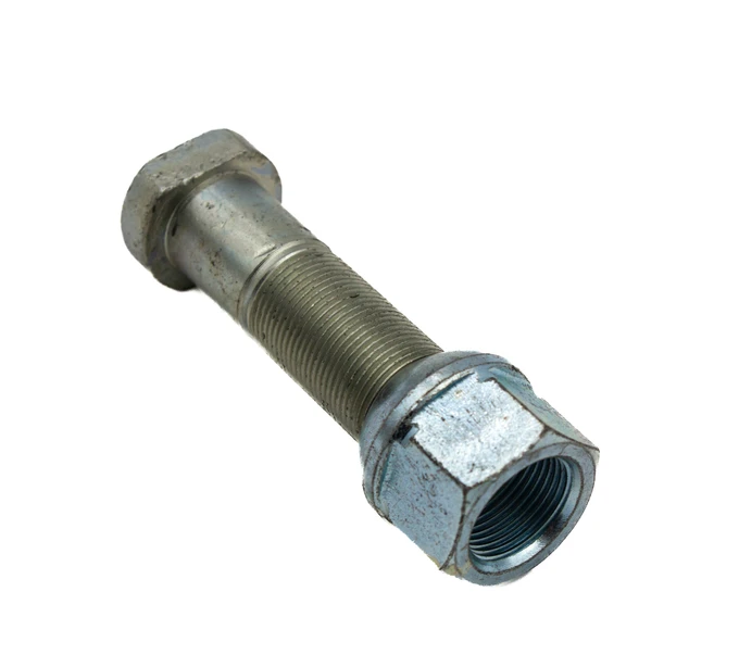 Шпилька задняя с гайкой CPCD35R 4WD